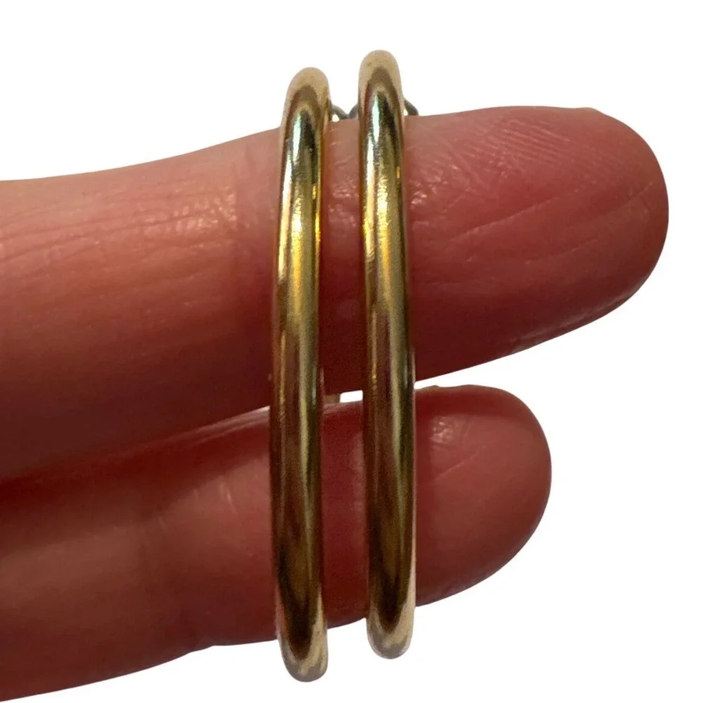 Classic Gold Tone Medium Round Hoop Earrings 1‎ Inch Polished Minimalist Post